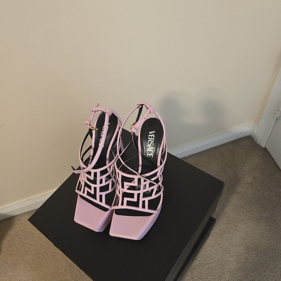 Brand New Women's Platform Sandals - Picture 7 of 7